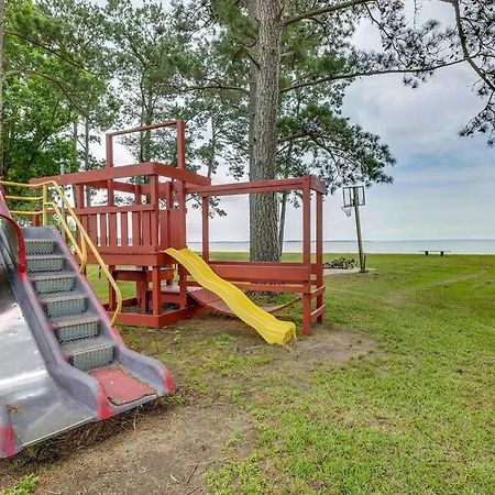 Vacation Home Lake Livingston! Onalaska Exteriör bild