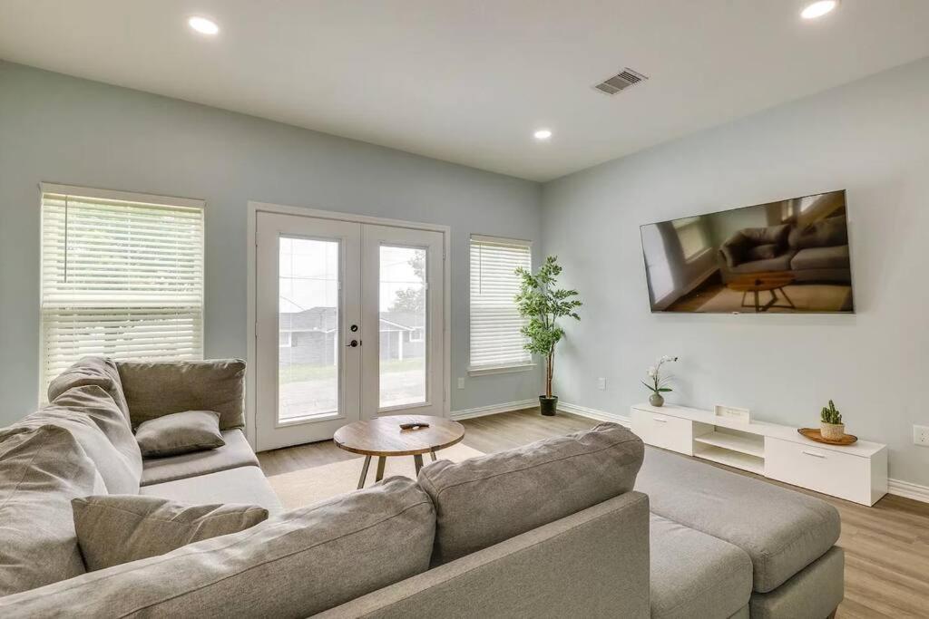 Vacation Home Lake Livingston! Onalaska Exteriör bild