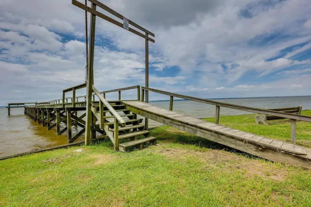 Vacation Home Lake Livingston! Onalaska Exteriör bild